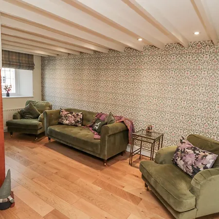 Inglenook * Guisborough